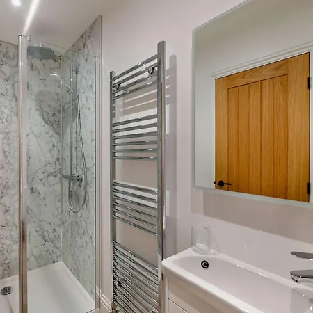 3 Bed In Tollerton 93898