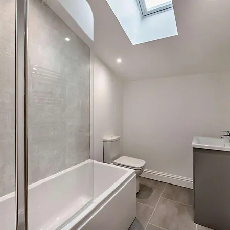 Holiday home 3 Bed In Tollerton 93898 *