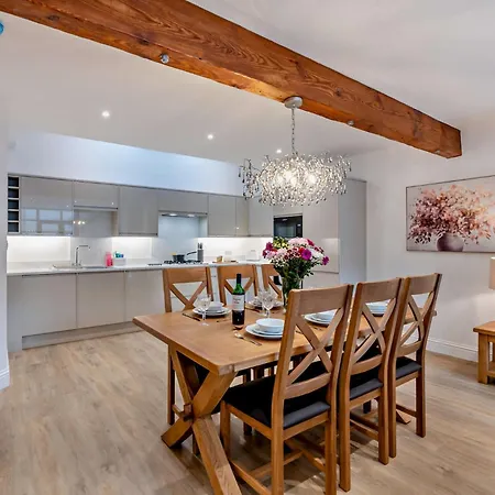 Holiday home 3 Bed In Tollerton 93898 *