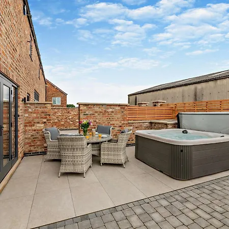 3 Bed In Tollerton 93898 Holiday home *