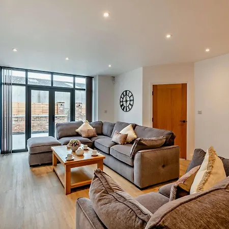 3 Bed In Tollerton 93898